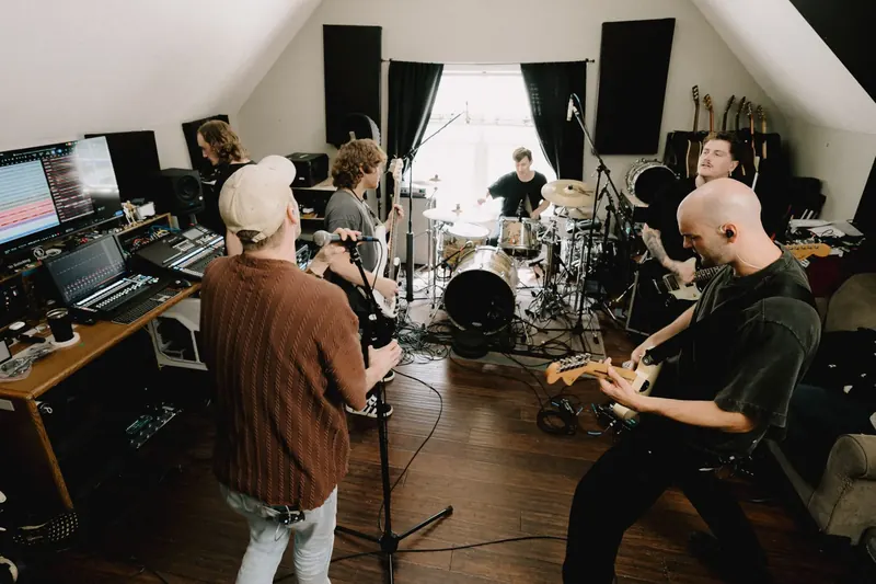 Band tracking in a Nashville home studio